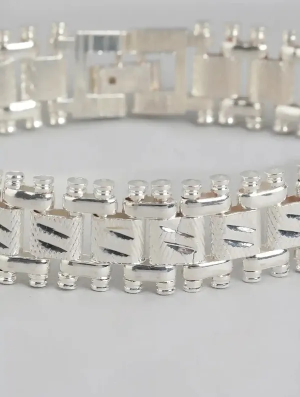 Unisex_Link_Bracelet_Silver_Plated_Stainless_Steel