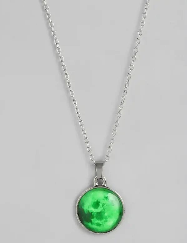 Unisex_Retro_Moon_Glow_In_Dark_Pendant_With_Chain