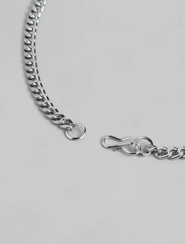Unisex_Antique_Square_Pendant_And_Silver_Chain_Stainless_Steel_Set_Of_2