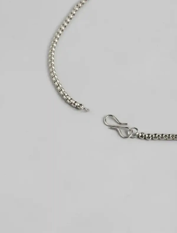 Unisex_Antique_Square_Pendant_And_Silver_Chain_Stainless_Steel_Set_Of_2
