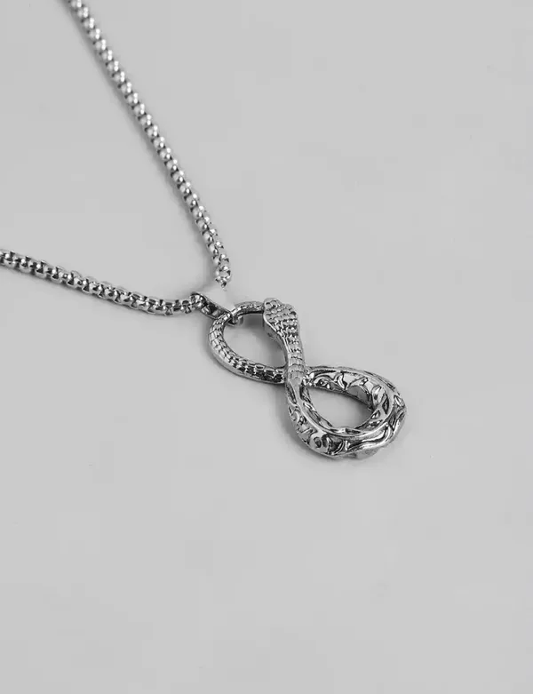 Unisex_Silver_Infinity_Loop_Shaped_Rhodium_Plated_Pendant_With_Chain