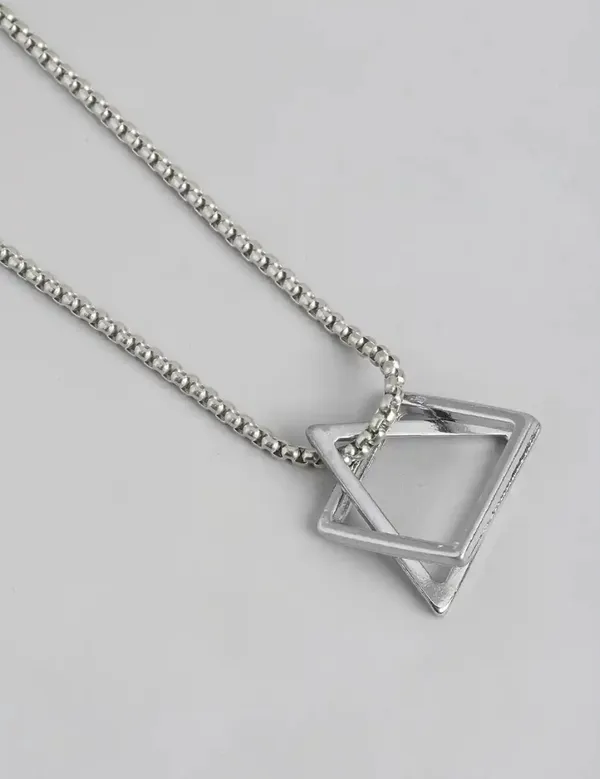 Unisex_Silver_Triangle_Pendant_Locket_With_Chain