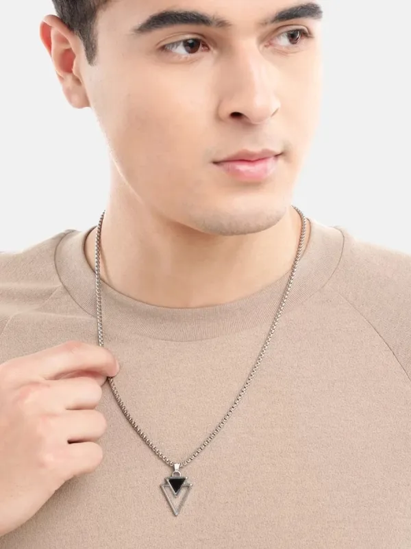 Unisex_Triangular_Pendant_Stainless_Steel_With_Chain