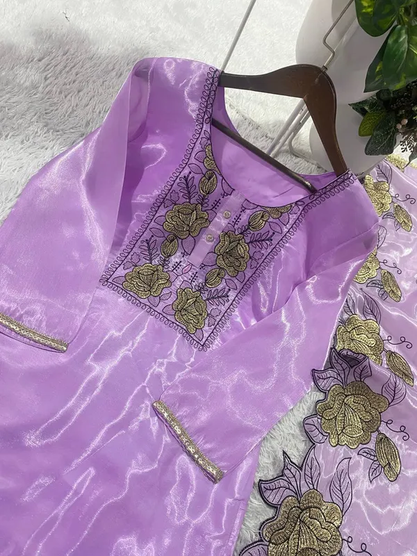 Light_Purple_Organza_Silk_Embroidered_Kurta_Set_with_Scalloped_Dupatta