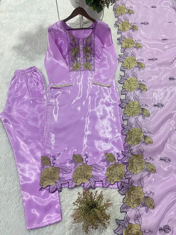 Light_Purple_Organza_Silk_Embroidered_Kurta_Set_with_Scalloped_Dupatta