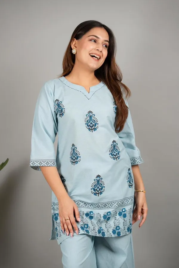 Premium_sky_blue_Cotton_Floral_Printed_Co-ord_Set_with_Palazzo