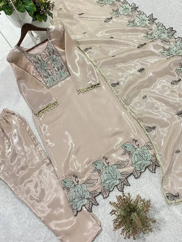 Rose-Gold_Organza_Silk_Embroidered_Kurta_Set_with_Scalloped_Dupatta