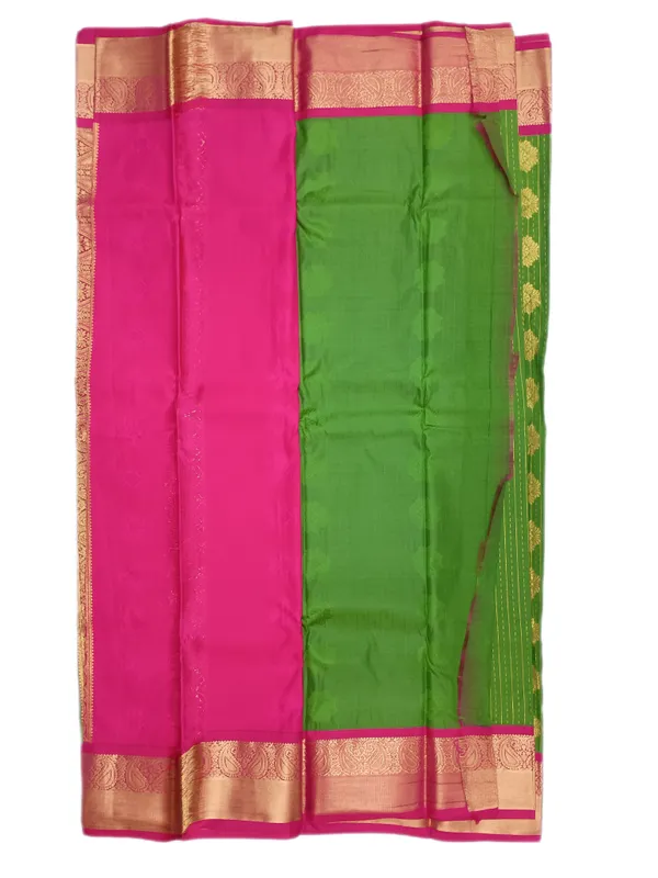 Parrot_Green_Body_With_Rani_Pink_Contrast_Border_Pure_Kanjivaram_Soft_Silk_Saree_With_Blouse