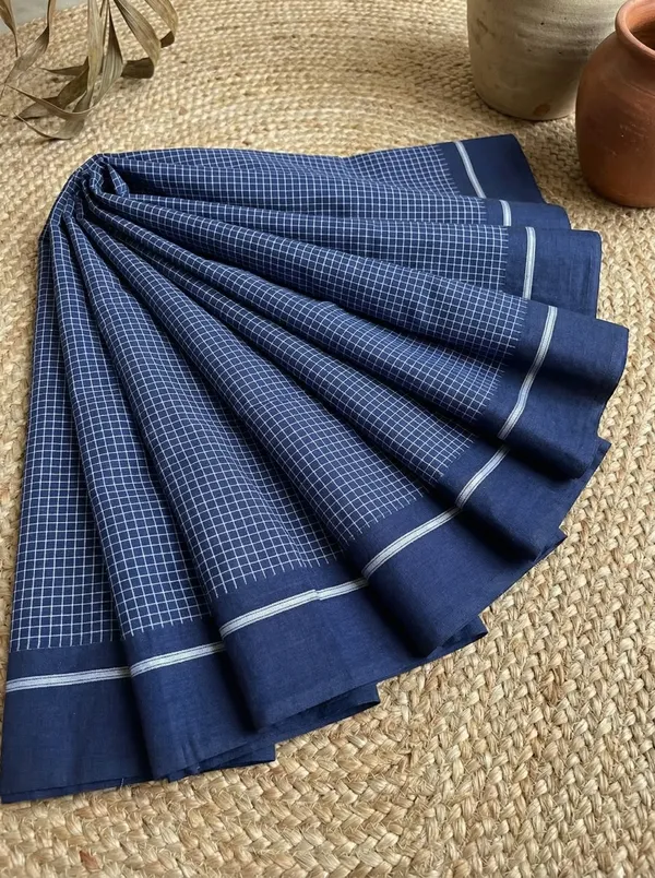 Patteda_Anchu_Handloom_Cotton_Saree_with_Blouse_-_Deep_Navy_Blue_with_contrasting_ivory-white_checks