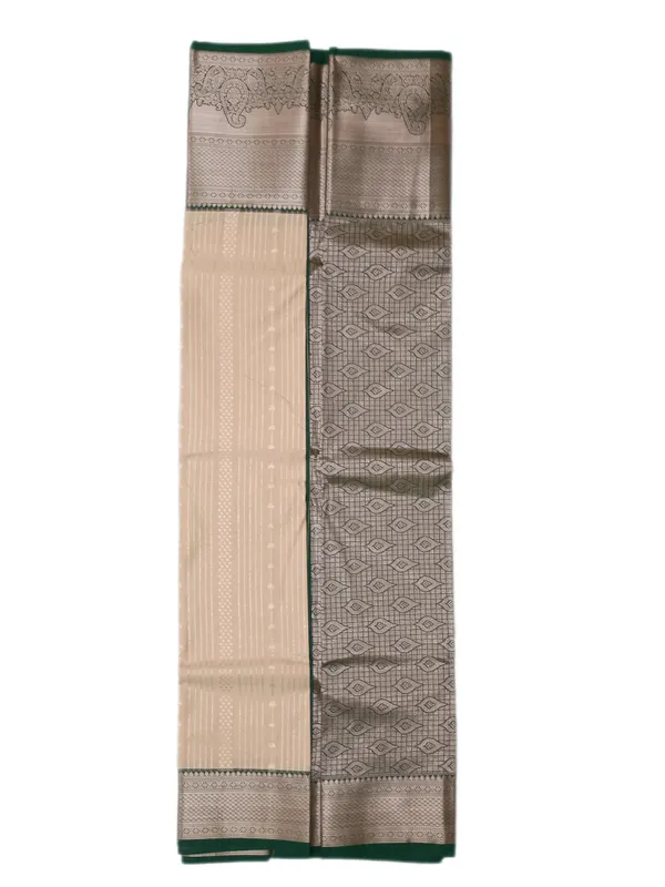 Ivory_Body_With_Emerald_Green_Contrast_Border_Pure_Kanjivaram_Soft_Silk_Saree_With_Blouse