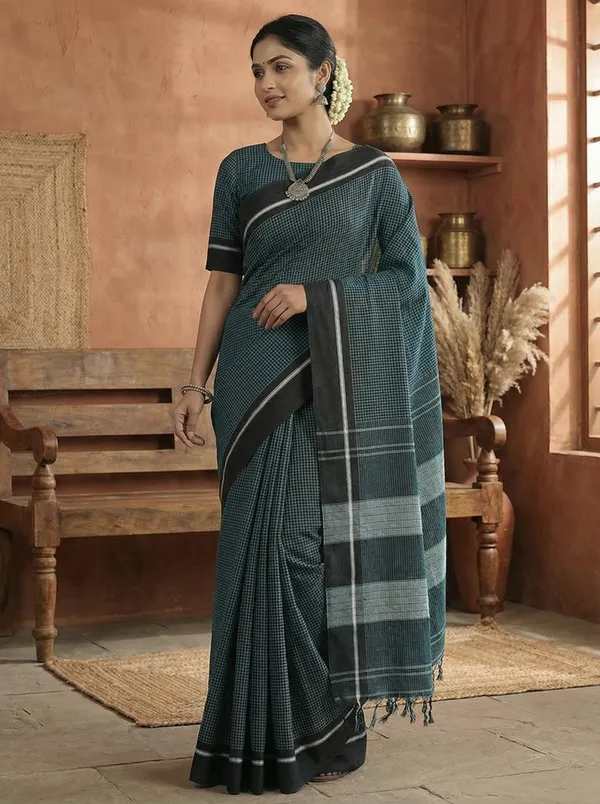 Patteda_Anchu_Handloom_Cotton_Saree_with_Blouse_-_Deep_Emredal_Green_with_contrasting_ivory-white_checks