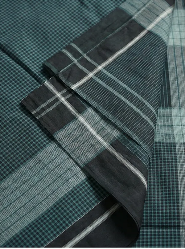 Patteda_Anchu_Handloom_Cotton_Saree_with_Blouse_-_Deep_Emredal_Green_with_contrasting_ivory-white_checks