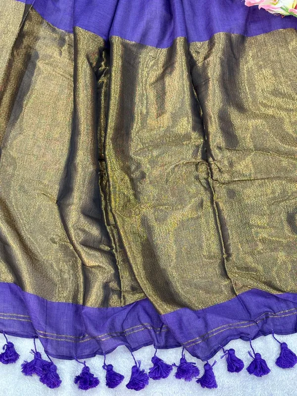 Khadi_cotton_saree_with_Blouse_-_Magenta_color_with_golden_lagdi_pallu_work