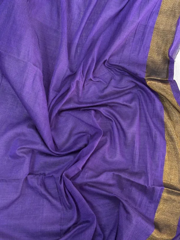 Khadi_cotton_saree_with_Blouse_-_Magenta_color_with_golden_lagdi_pallu_work