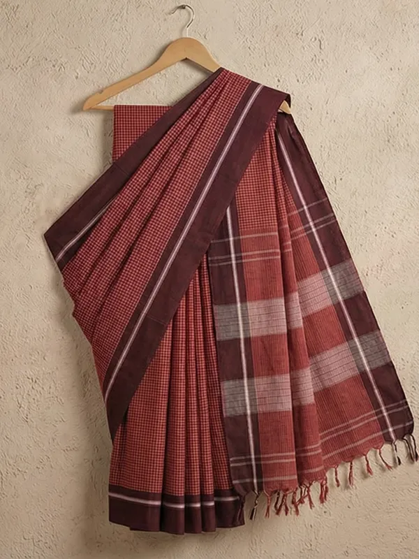 Patteda_Anchu_Handloom_Cotton_Saree_with_Blouse_-_Deep_Maroon_with_contrasting_ivory-white_checks