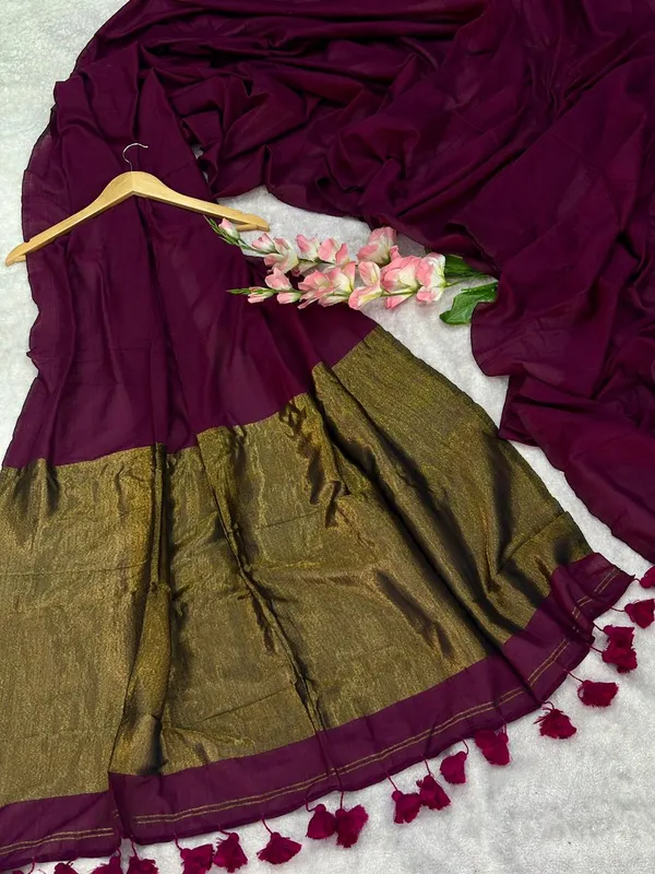 Khadi_cotton_saree_with_Blouse_-_Maroon_color_with_golden_lagdi_pallu_work