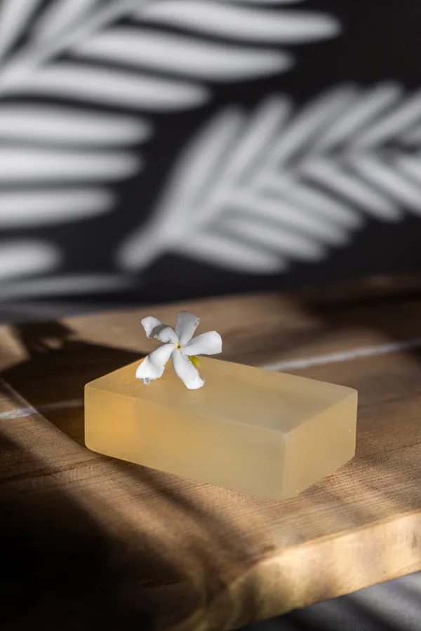 Pure_Alchemy_Natural_Handmade_Soap_Bar_With_Jasmine_Fragrance