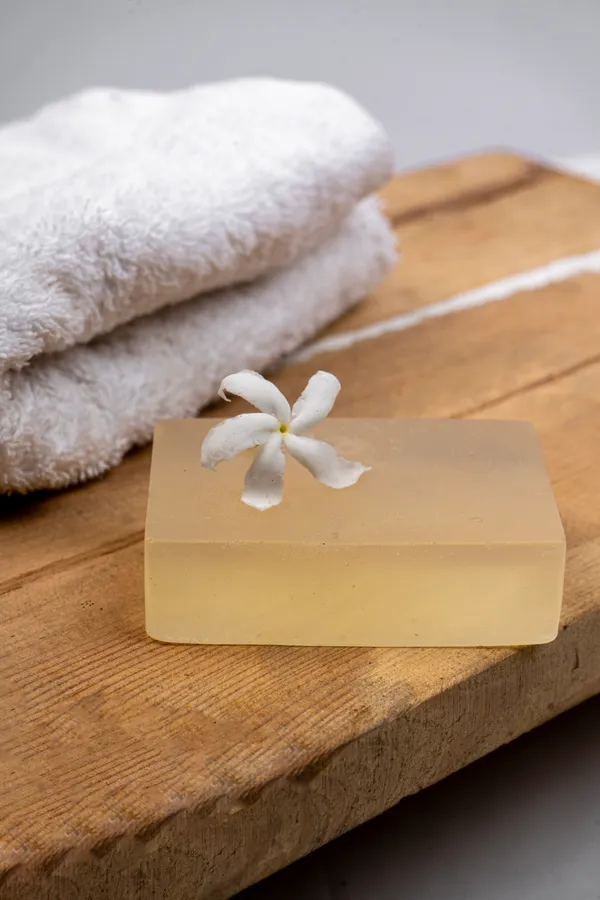 Pure_Alchemy_Natural_Handmade_Soap_Bar_With_Jasmine_Fragrance