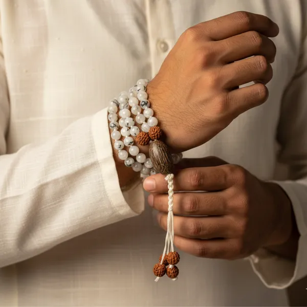 Rainbow_Moonstone_54_Beads_(HandKnotted)_Japa_Mala__Intuition,_Emotional_Balance_And_Spiritual_Growth