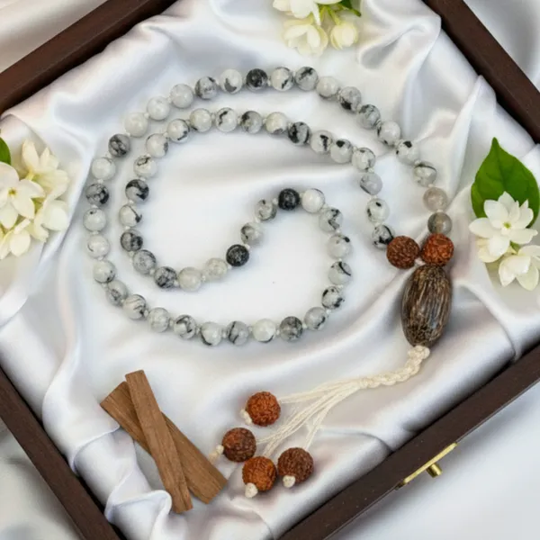 Rainbow_Moonstone_54_Beads_(HandKnotted)_Japa_Mala__Intuition,_Emotional_Balance_And_Spiritual_Growth