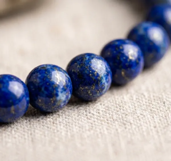 Lapis_Lazuli_Bracelet_–_Stone_of_Wisdom,_Truth_&_Inner_Power