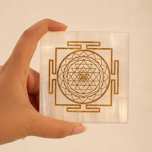 Shree_Yantra_on_Selenite_Plate