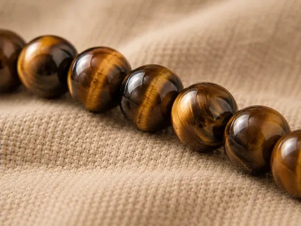 Tiger_Eye_Bracelet_-_Stone_of_Courage,_Focus_&_Protection