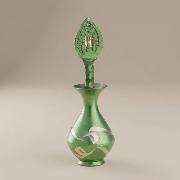 Bhimseni_Blac_Surma_3g._With_Green_Brass_metal_surmedani