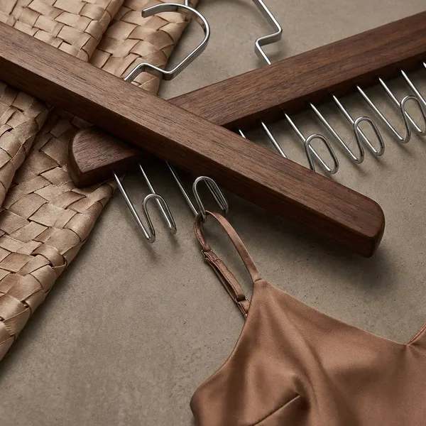 Brown_And_Beige_Metal_And_Plastic_Closet_Organizer_For_Closet_Organization