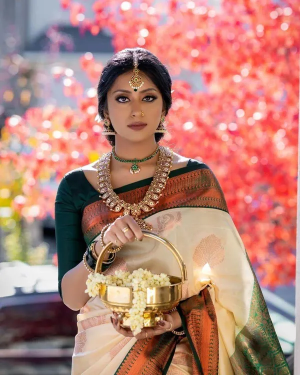 Pretty_Kanya_Banarasi_Soft_Silk_Saree_with_Zari_Work_&_Exclusive_Jacquard_Border_Blouse