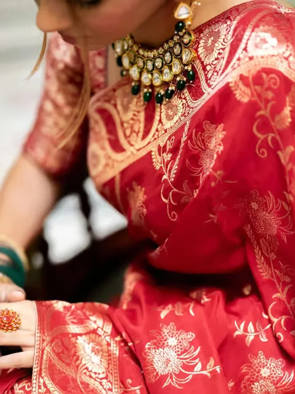 Pretty_Kanya_Banarasi_Soft_Silk_Saree_with_Traditional_Zari_Work_&_All-Over_Jacquard_Blouse