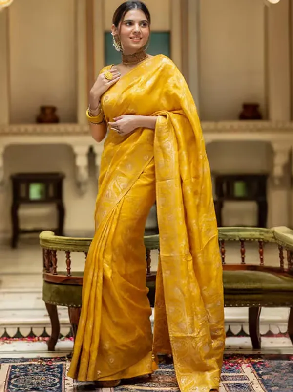 Pretty_Kanya_Banarasi_Soft_Silk_Saree_with_Traditional_Zari_Work_&_All-Over_Jacquard_Blouse