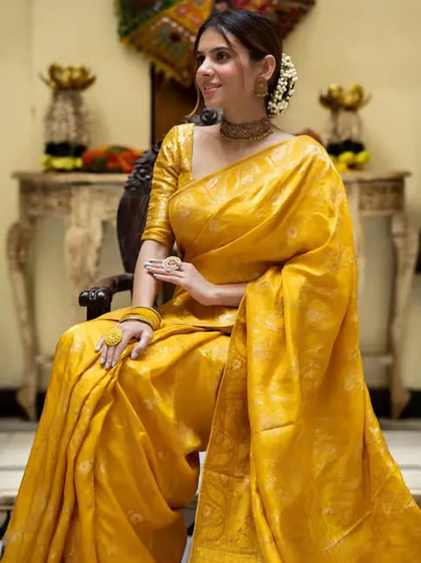 Pretty_Kanya_Banarasi_Soft_Silk_Saree_with_Traditional_Zari_Work_&_All-Over_Jacquard_Blouse