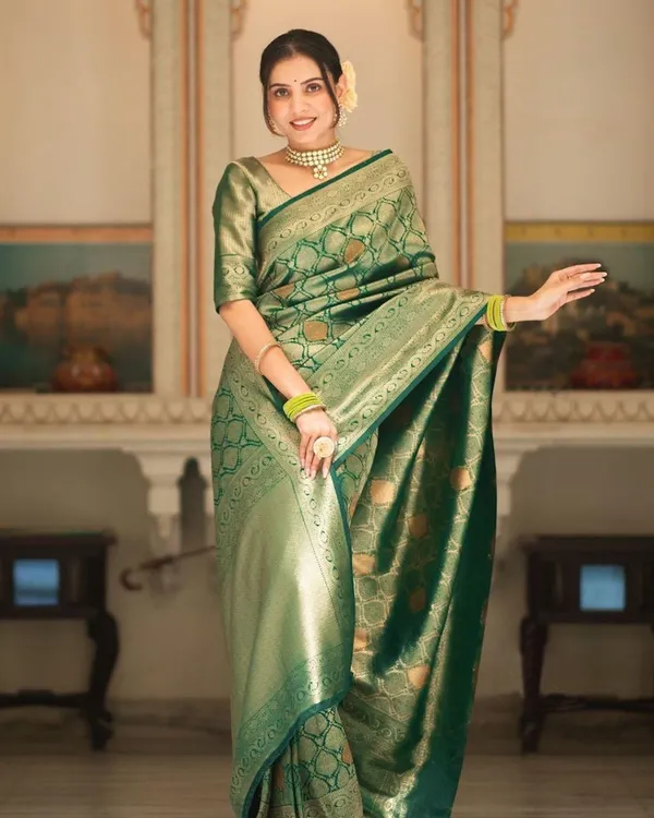 Pretty_Kanya_Banarasi_Soft_Silk_Saree_with_Traditional_Zari_Work_&_Full_Brocade_Blouse