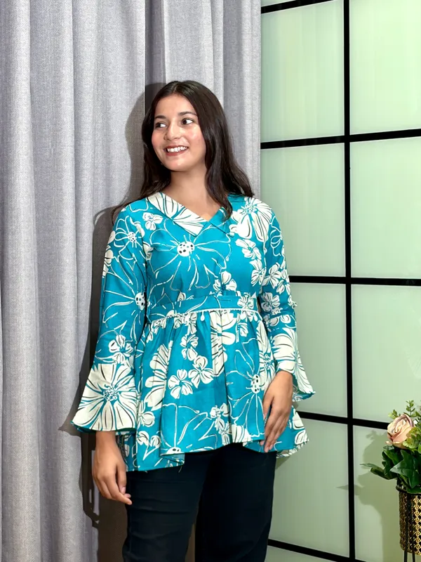 Stylish_Floral_Printed_Short_Kurti_for_Women