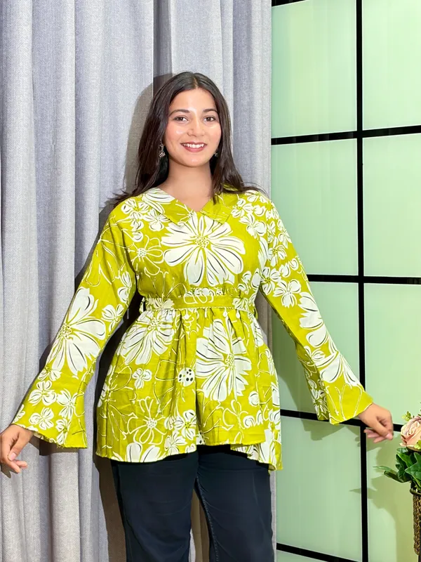 Stylish_Floral_Printed_Short_Kurti_for_Women