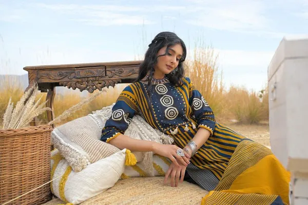 Contemporary_Ethnic_Striped_Cotton_Kurta_Set_with_Artistic_Dupatta_and_Coordinated_Pants