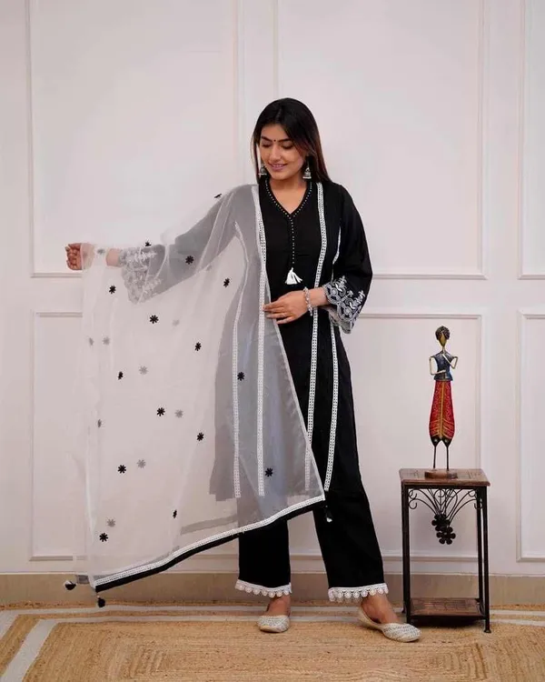 Black_Cotton_Suit_Set_For_Women