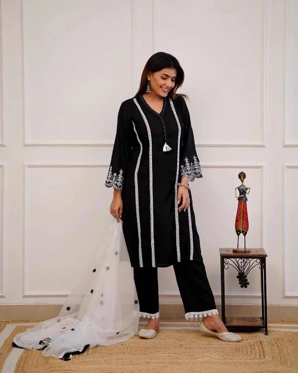 Black_Cotton_Suit_Set_For_Women