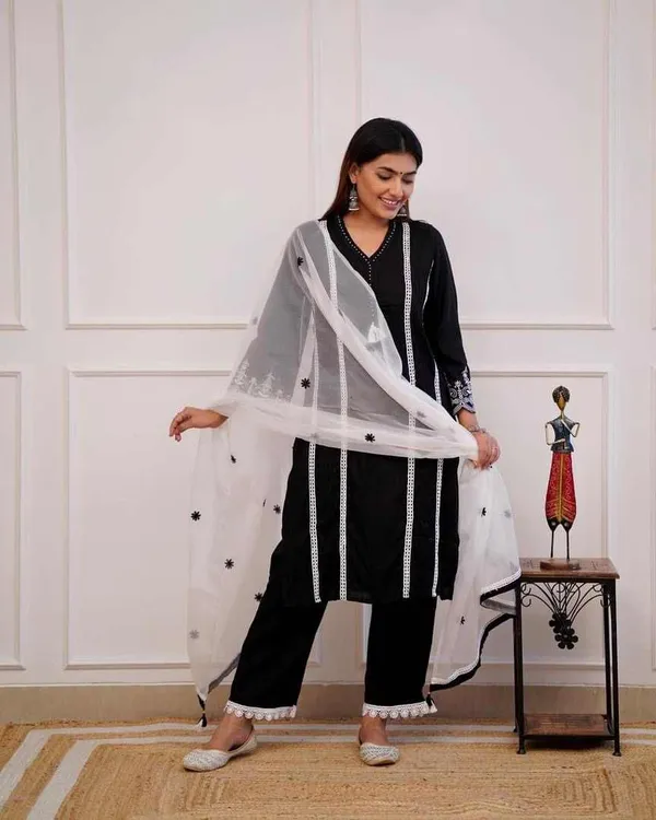 Black_Cotton_Suit_Set_For_Women