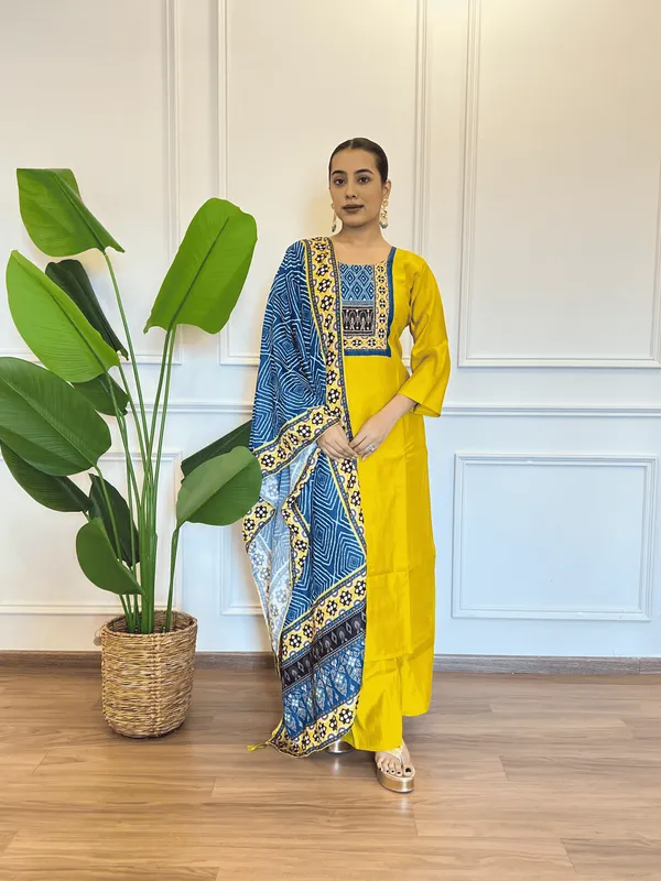 Yellow_Cotton_Kurta_Set_For_Women