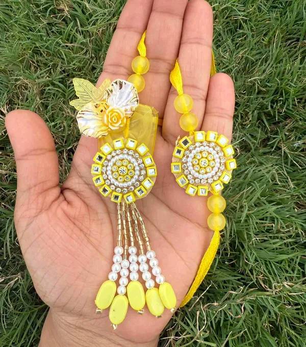 Yellow_Flower_Mirror_Pair