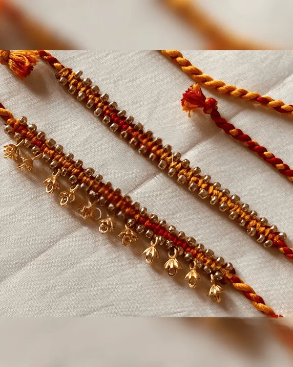 Bhayia_Bhabhi_Moli_Band_Rakhi_Couple_Set