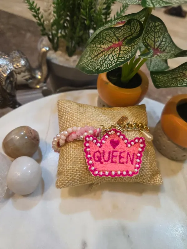 Royal_Queen_Crown_Charm_Lumba_with_Pink_Beaded_Bracelet_Handmade_Raksha_Bandhan_Lumba_for_Bhabhi