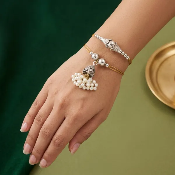 Vintage_Silver_Heritage_Rakhi_with_Antique_Metal_Beads_Handmade_Premium_Designer_Raksha_Bandhan_Thread_for_Brother_Festive_Gift_Collection