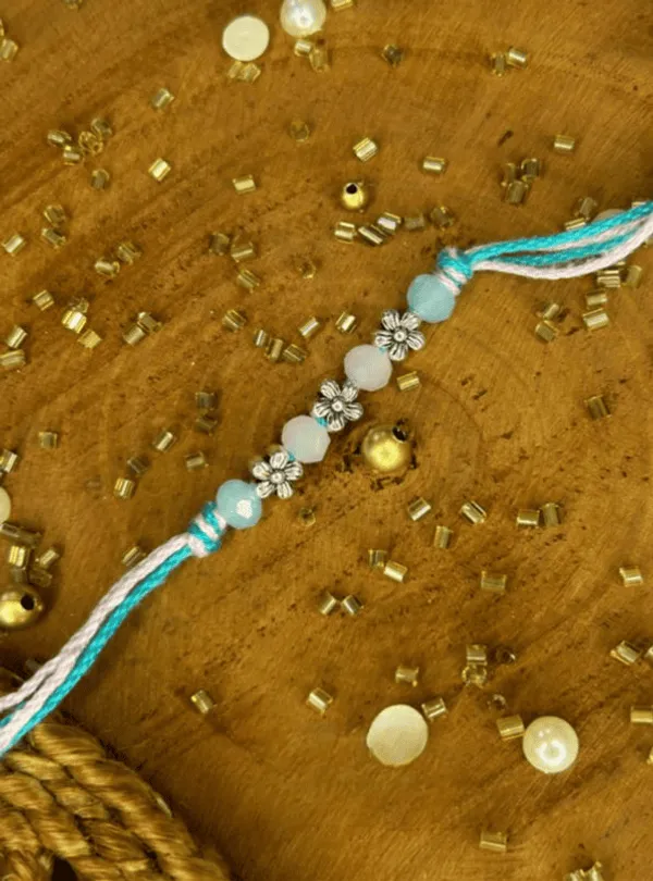 Rakhi_With_Flowers_And_Beads