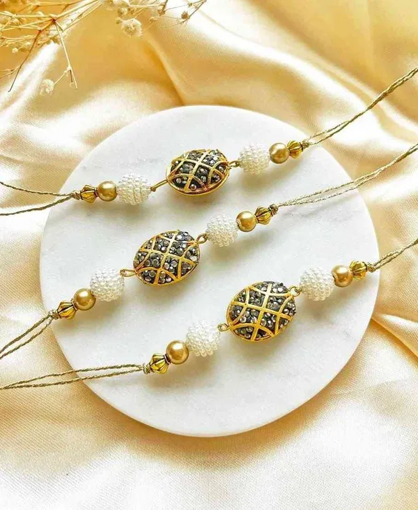 Rakhi_with_stone_studded_motif