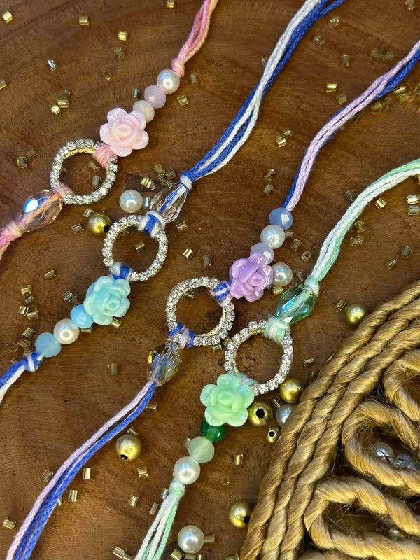 Colorful_Rakhi_With_Flowers_And_A_Circle_in_Between
