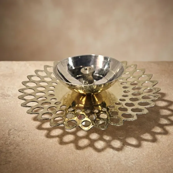 Brass_Premium_Oil_Diya_For_Home_&_Decor