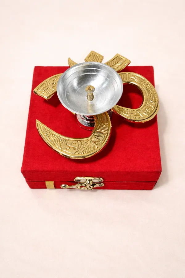 Gold_&_Silver_Finish_Premium_Aluminium_Akhand_Diya_For_Home_&_Decor